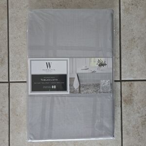NEW Wamsutta Grey Tablecloth Rectangle 60 x 84 Water Resistant Machine Washable
